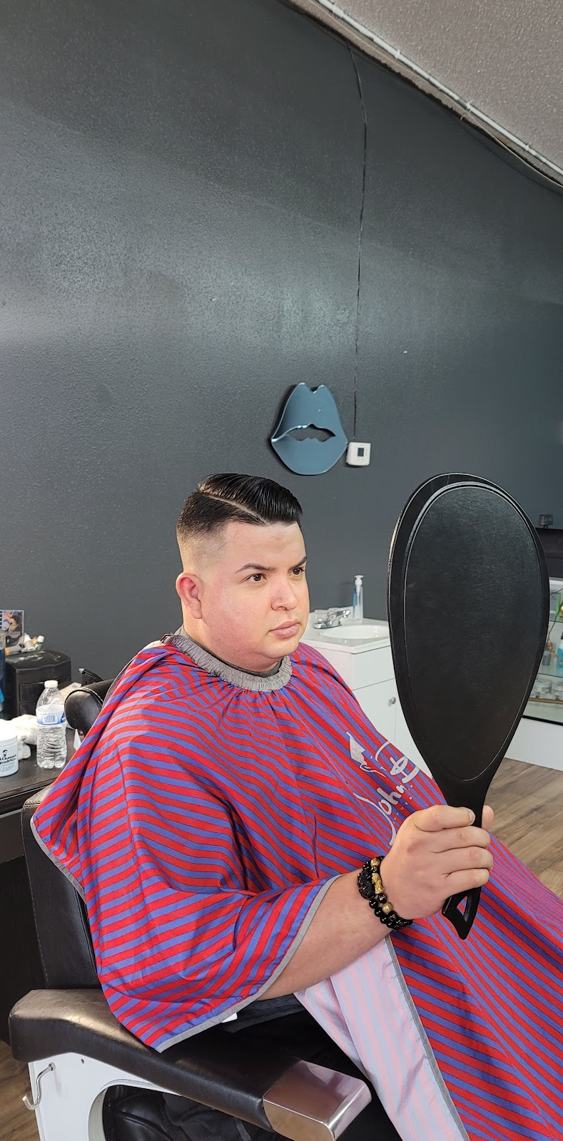 The Kings barber Shop and Salon | 2050 N 16th St suite b, Phoenix, AZ 85006, USA | Phone: (602) 907-3402