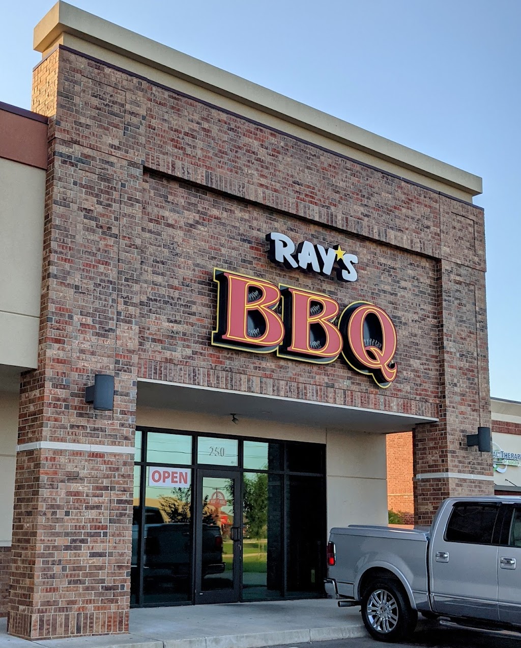 Rays BBQ | 1060 SW 4th St #250, Moore, OK 73160 | Phone: (405) 237-3840