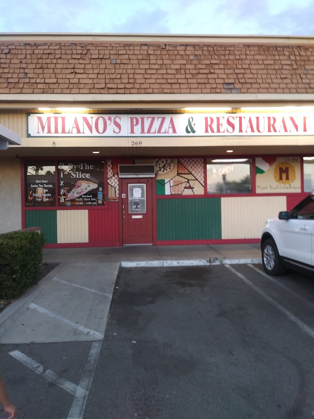 Milanos Pizza & Italian Restaurant | 269 E Stetson Ave, Hemet, CA 92543, USA | Phone: (951) 929-2599
