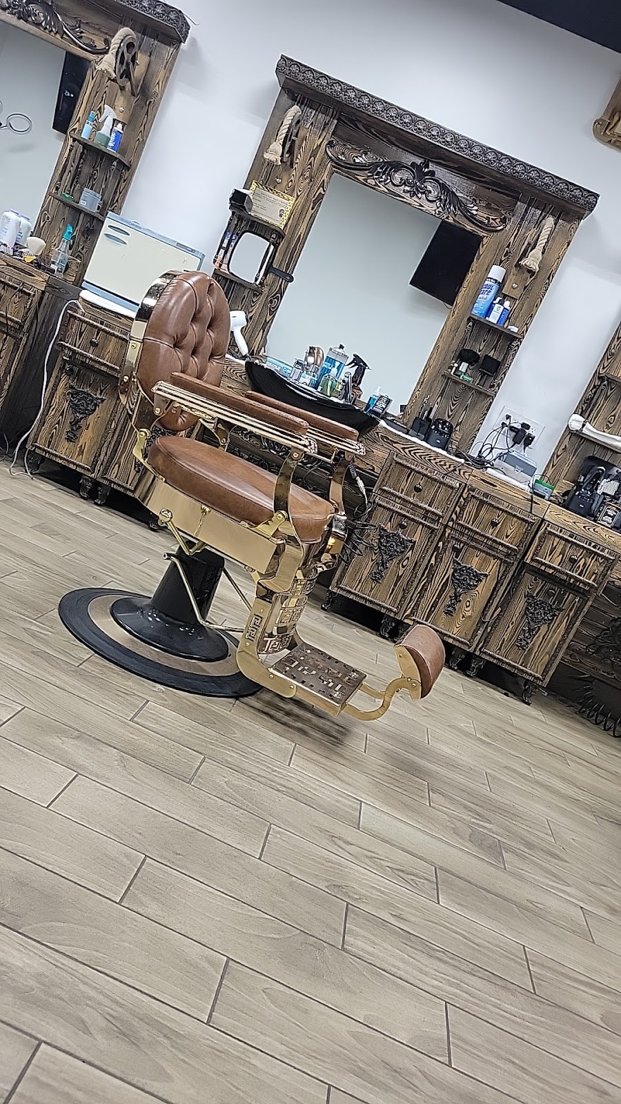 Y&R barbershop | 3780 W Happy Valley Rd Suite 118, Glendale, AZ 85310, USA | Phone: (623) 248-6457