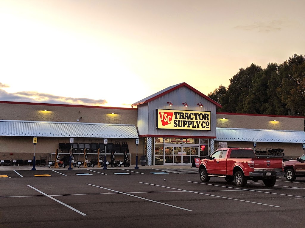 Tractor supply | 10838 Main St, North Collins, NY 14111 | Phone: (716) 337-3377