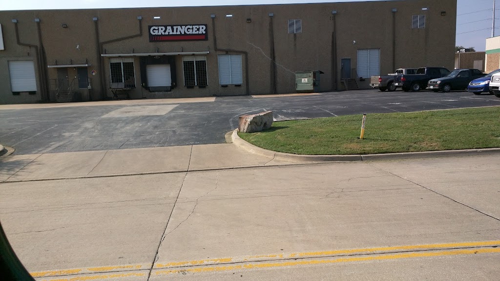 Grainger Industrial Supply | 2251 E Division St A, Arlington, TX 76011, USA | Phone: (800) 472-4643