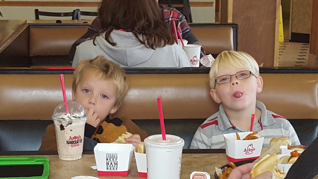 Arbys | 5990 Neal Ave N, Oak Park Heights, MN 55082, USA | Phone: (651) 351-0901