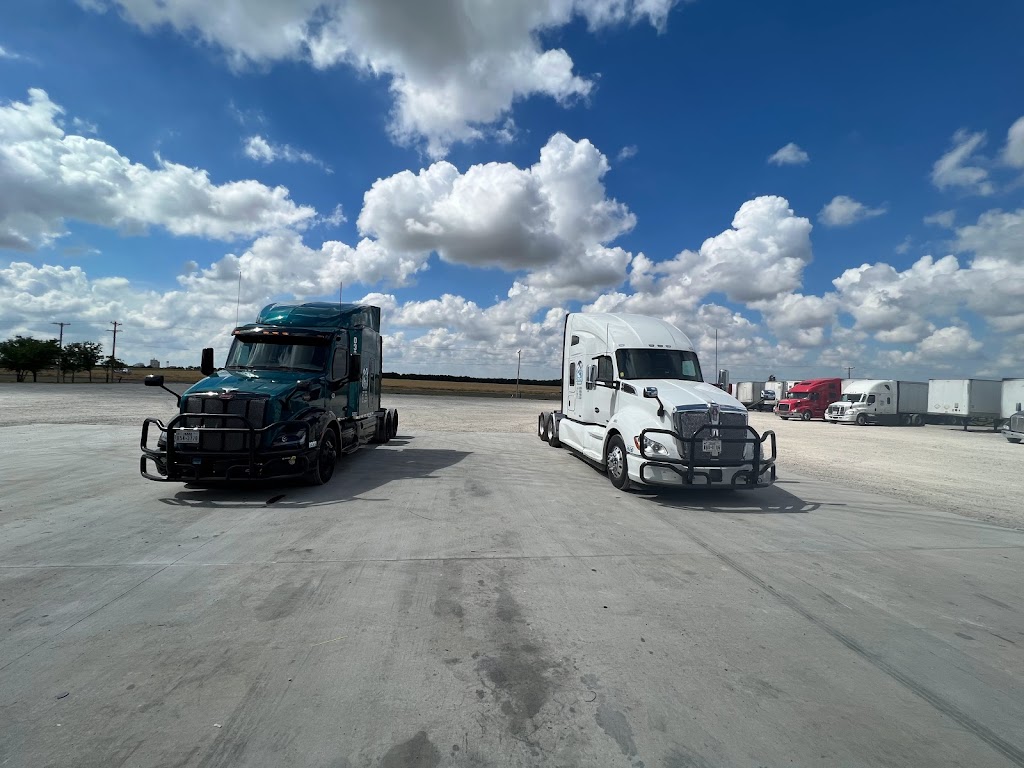 Ivado Trucking LLC | 4256 TX-276, Rockwall, TX 75032, USA | Phone: (469) 427-4833