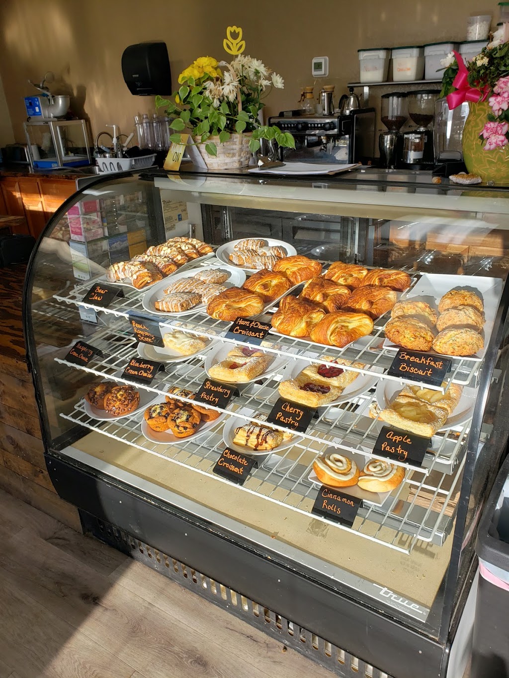 Cool Coffee & Crumbs Inc | 3006 CA-49 Ste A, Cool, CA 95614, USA | Phone: (530) 320-2541