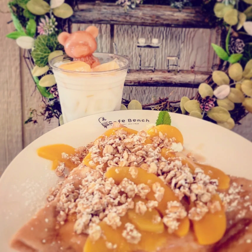 Cafe Bench | Crêpe Flushing | 크레페 | 크레페 플러싱 | 194-07 Northern Blvd, Queens, NY 11358 | Phone: (718) 224-0703