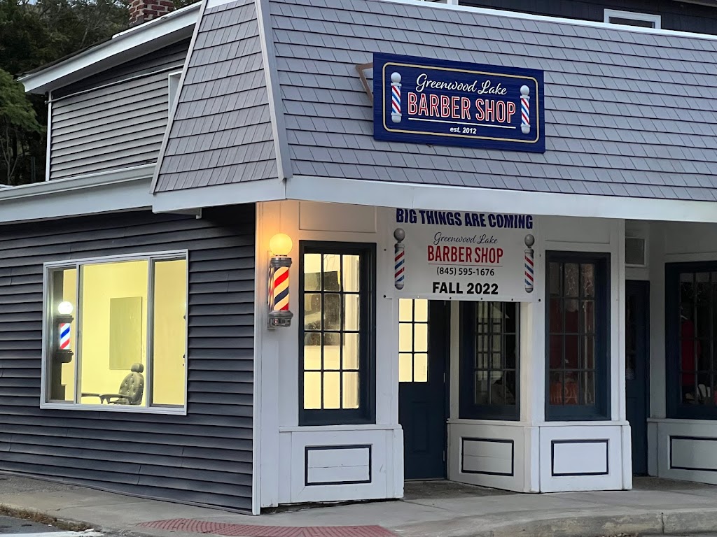 Greenwood Lake Barber Shop | 67 Windermere Ave, Greenwood Lake, NY 10925, USA | Phone: (845) 595-1676