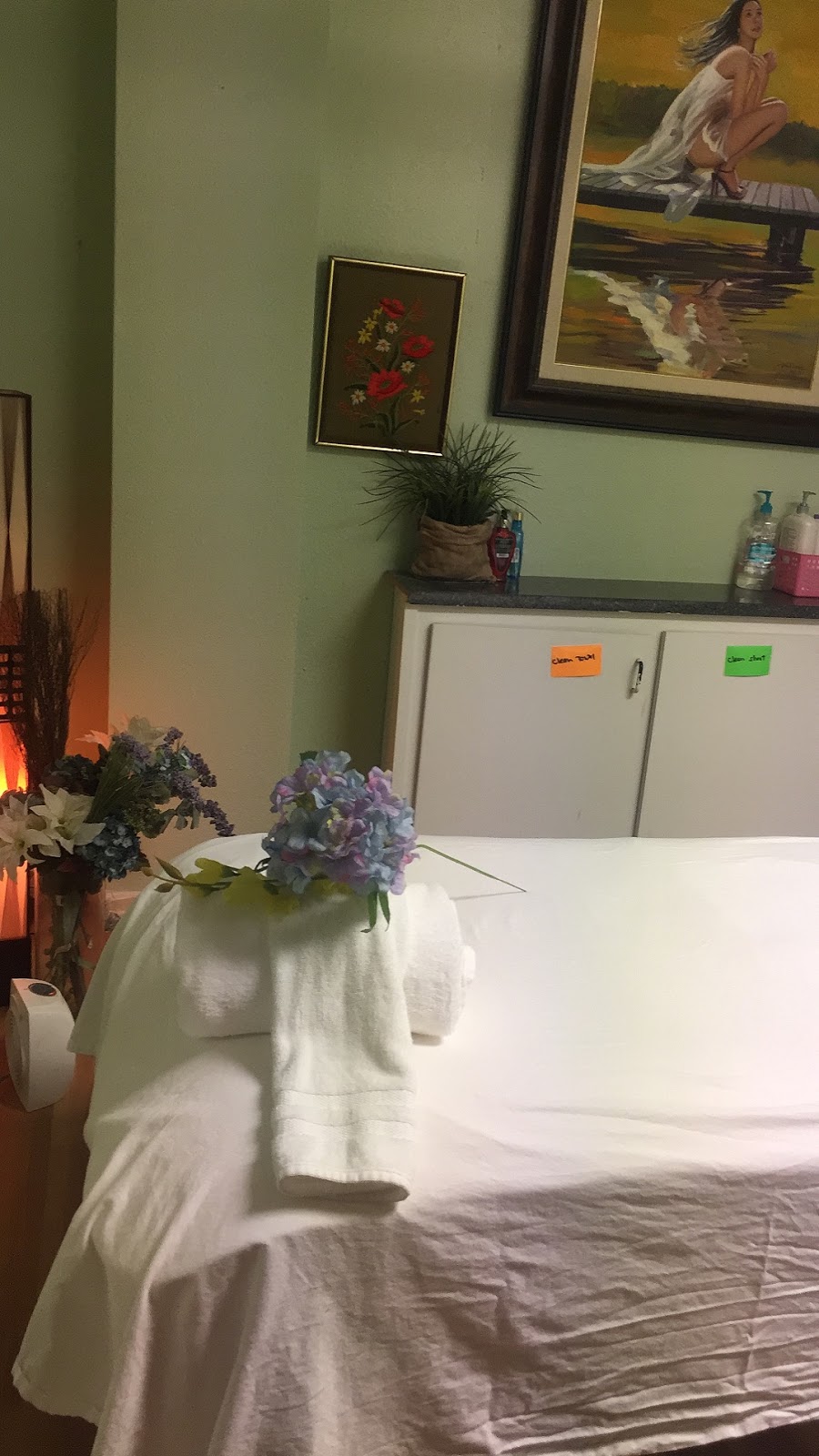 Queen Bee Body Massage in Brea | 330 N Brea Blvd #K, Brea, CA 92821, USA | Phone: (714) 784-6256