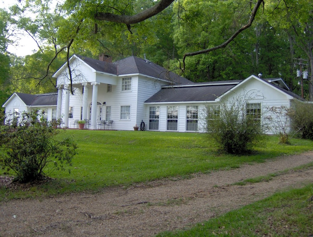 Lake Rosemound Inn Bed & Breakfast | 10473 Lindsey Ln, St Francisville, LA 70775, USA | Phone: (225) 635-3176