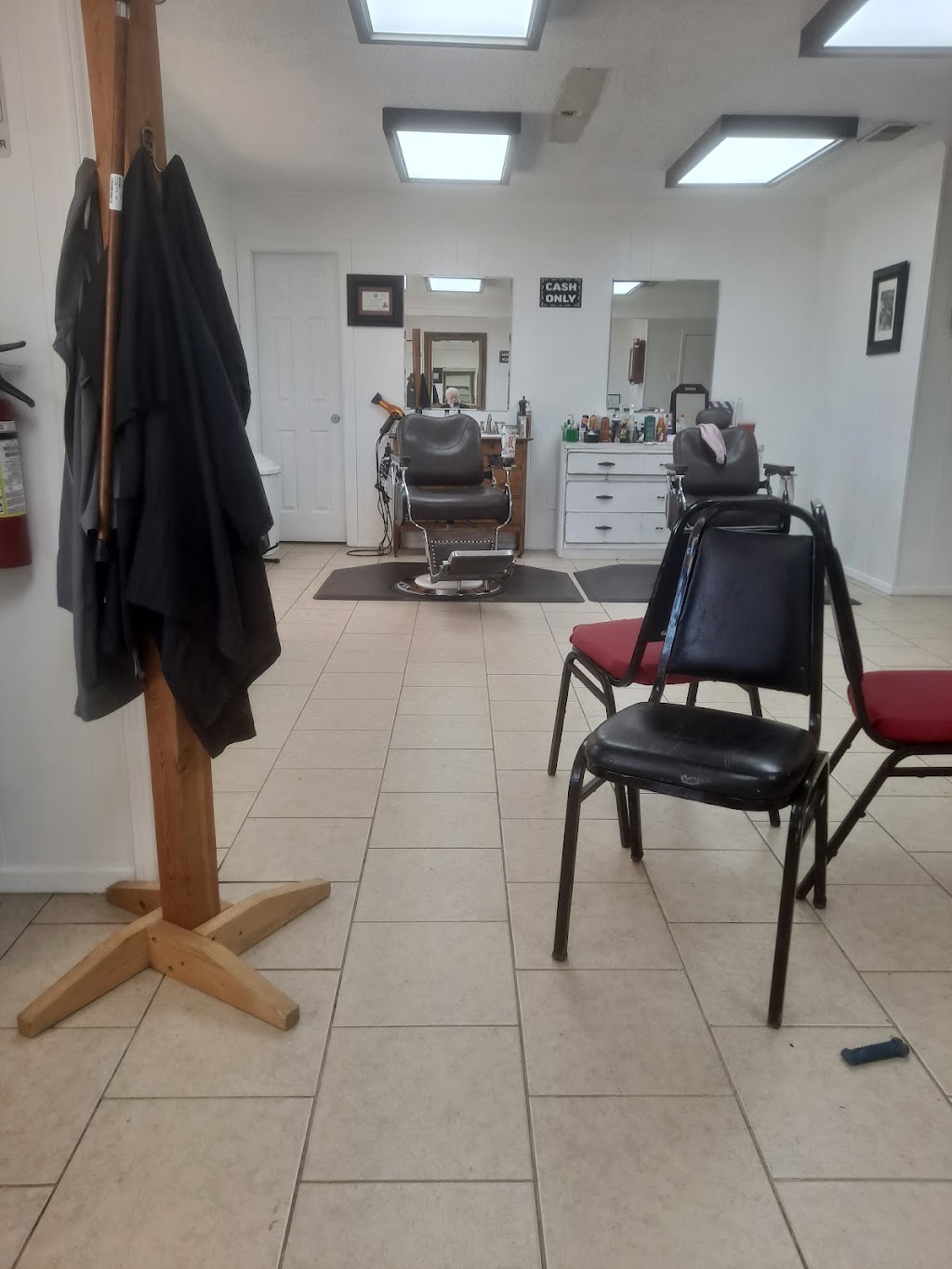 Kemp Barber Shop | 13058 US-175 Unit 3, Kemp, TX 75143, USA | Phone: (903) 498-2648