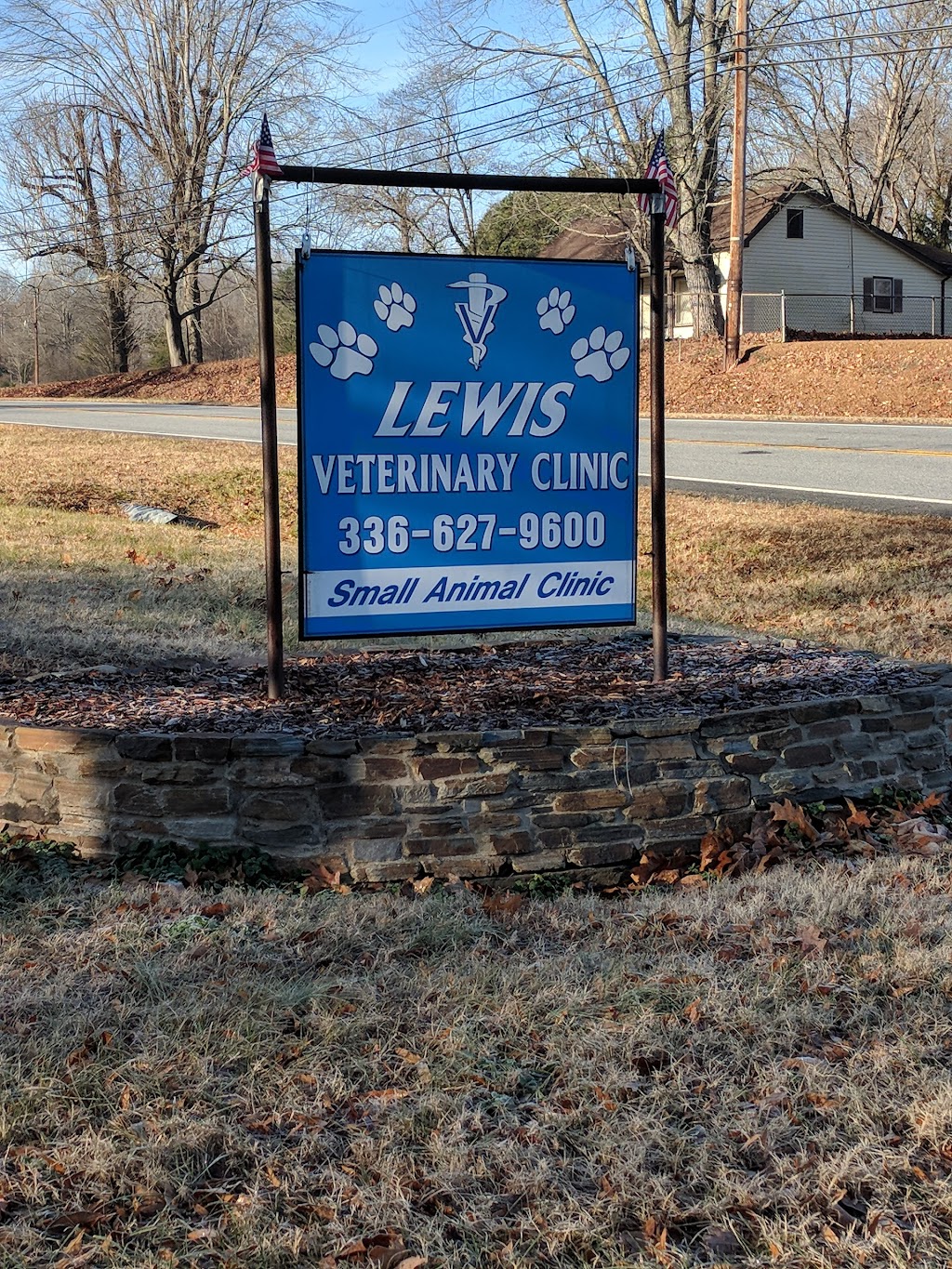 Lewis Veterinary Clinic | 2324 NC-135, Stoneville, NC 27048, USA | Phone: (336) 627-9600