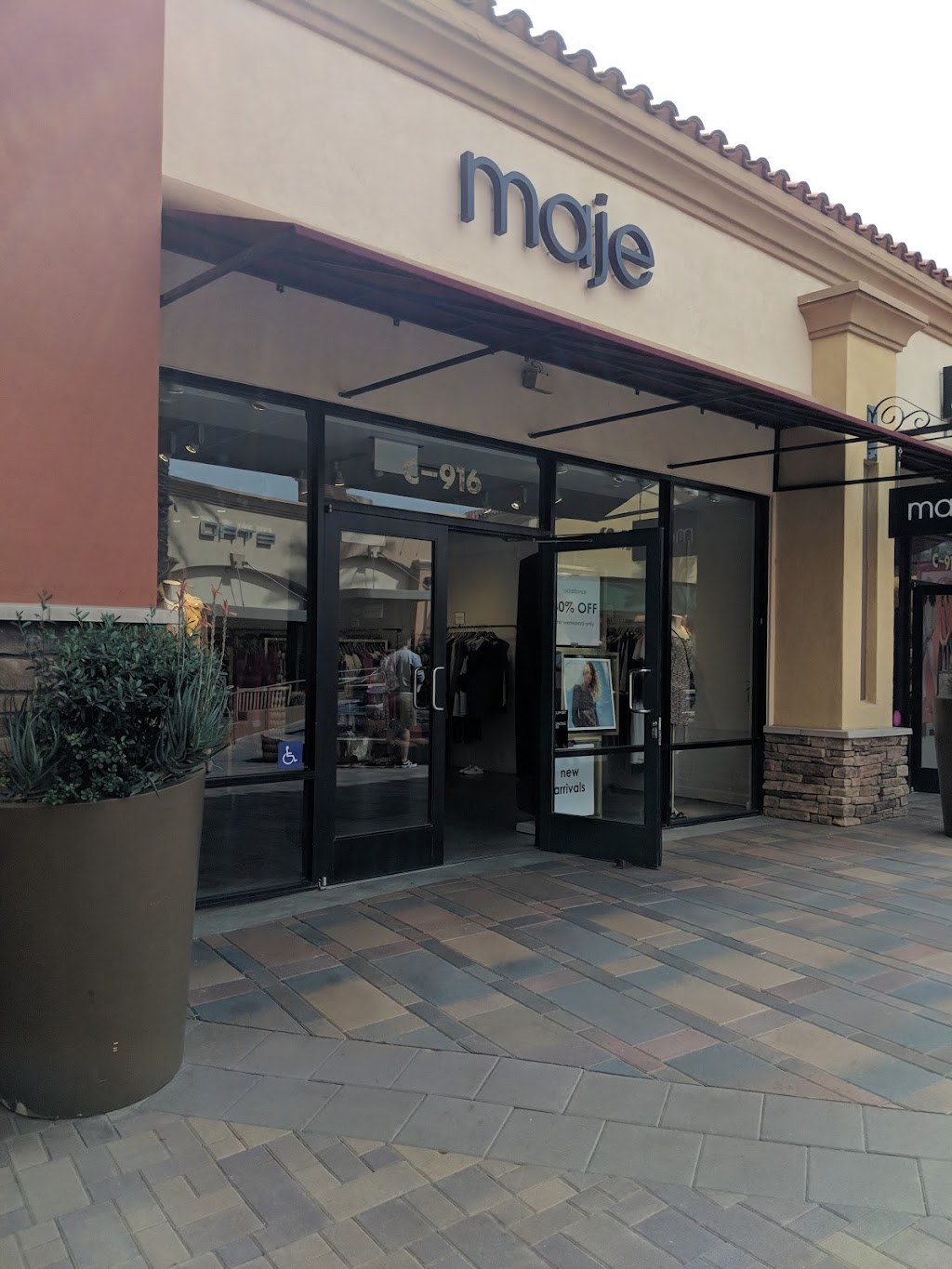 Maje Cabazon Outlet | 48650 Seminole Dr Suite 916, Cabazon, CA 92230, USA | Phone: (951) 849-1193