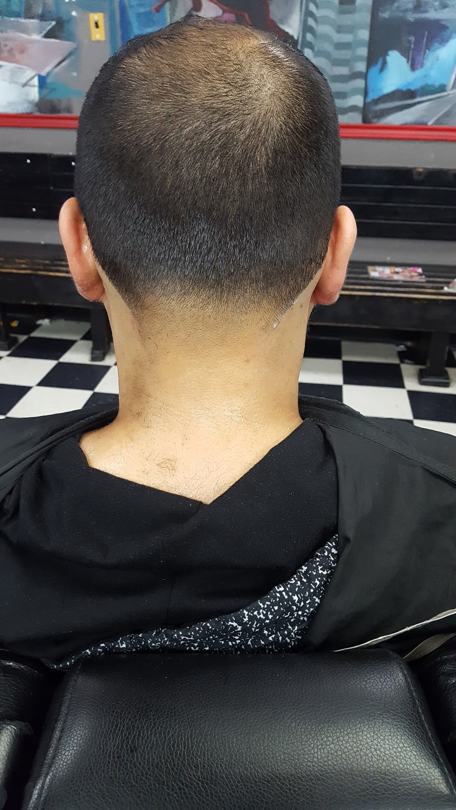 Clanton Cuts | 2650 Midway Rd, Carrollton, TX 75006, USA | Phone: (214) 673-1919