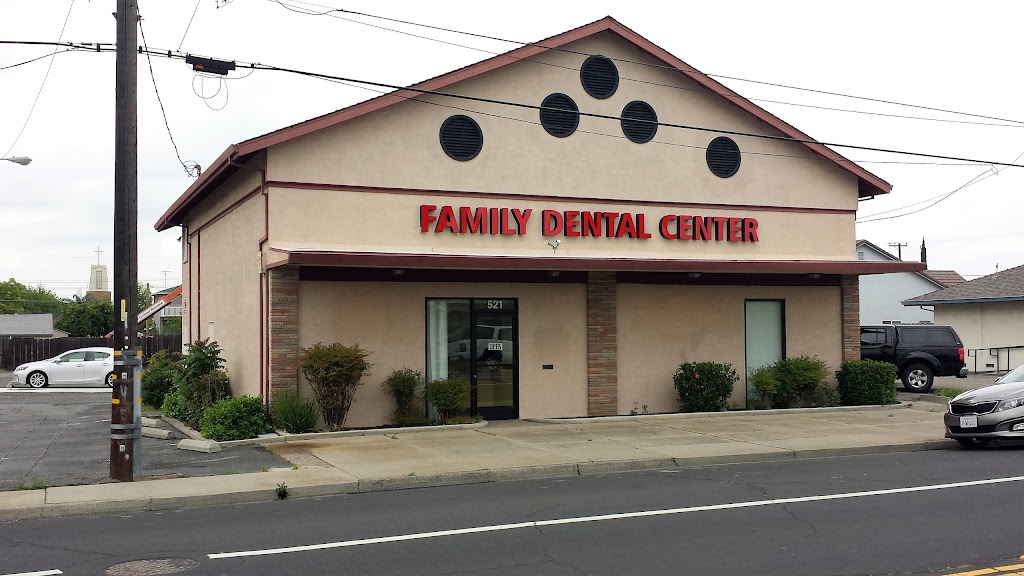 Family Dental Center of Manteca | 521 E Center St, Manteca, CA 95336 | Phone: (209) 420-1205