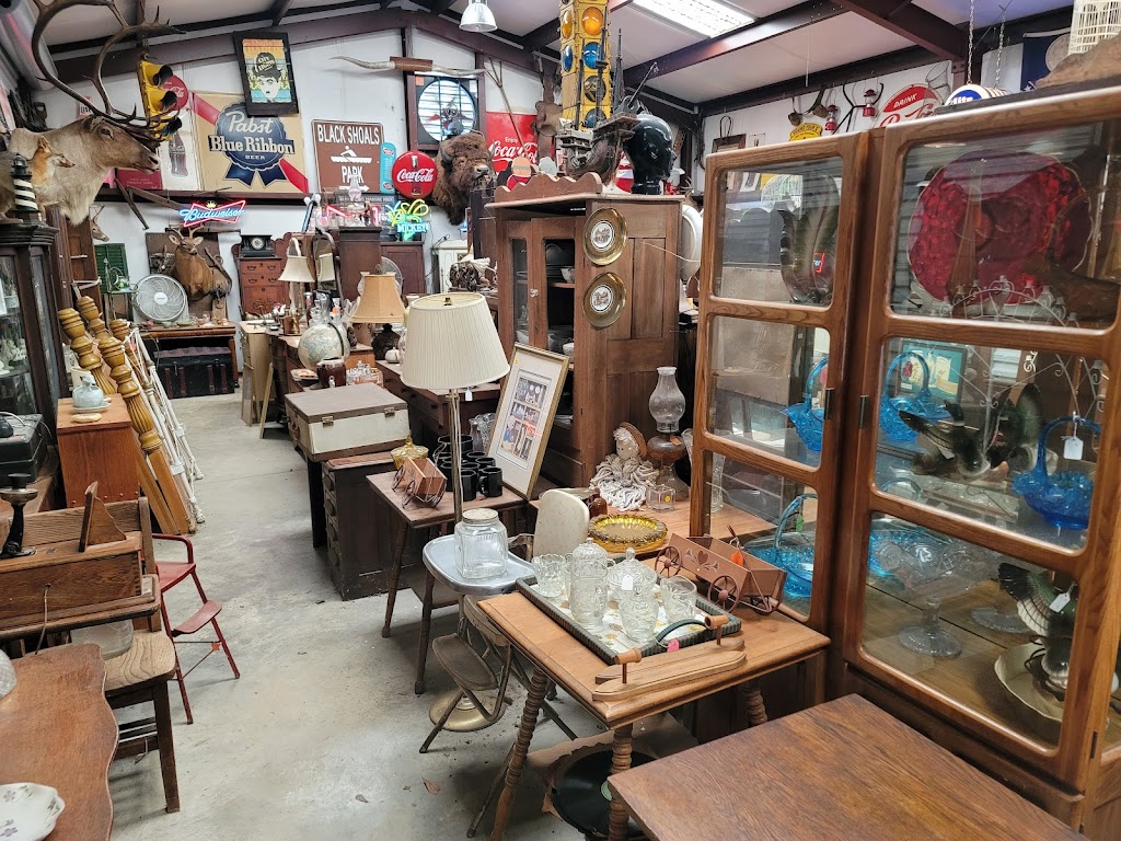 Country Store Antiques | 2075 GA-20, Conyers, GA 30012, USA | Phone: (404) 641-8126