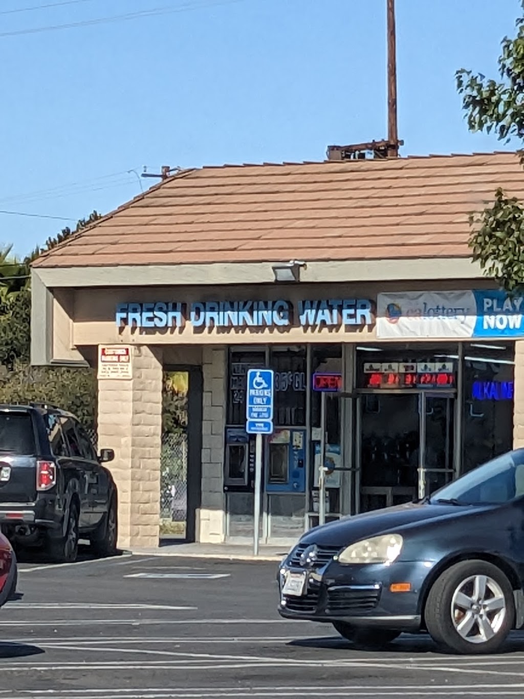 Fresh Drinking Water | 2100 S Bristol St # A, Santa Ana, CA 92704, USA | Phone: (714) 957-9325