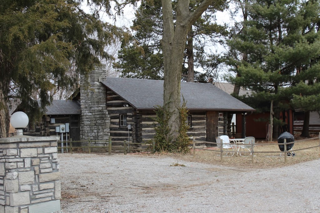 Timberwolf Cabin, Est. 1953 | 603 N Market St, Waterloo, IL 62298, USA | Phone: (814) 221-0755