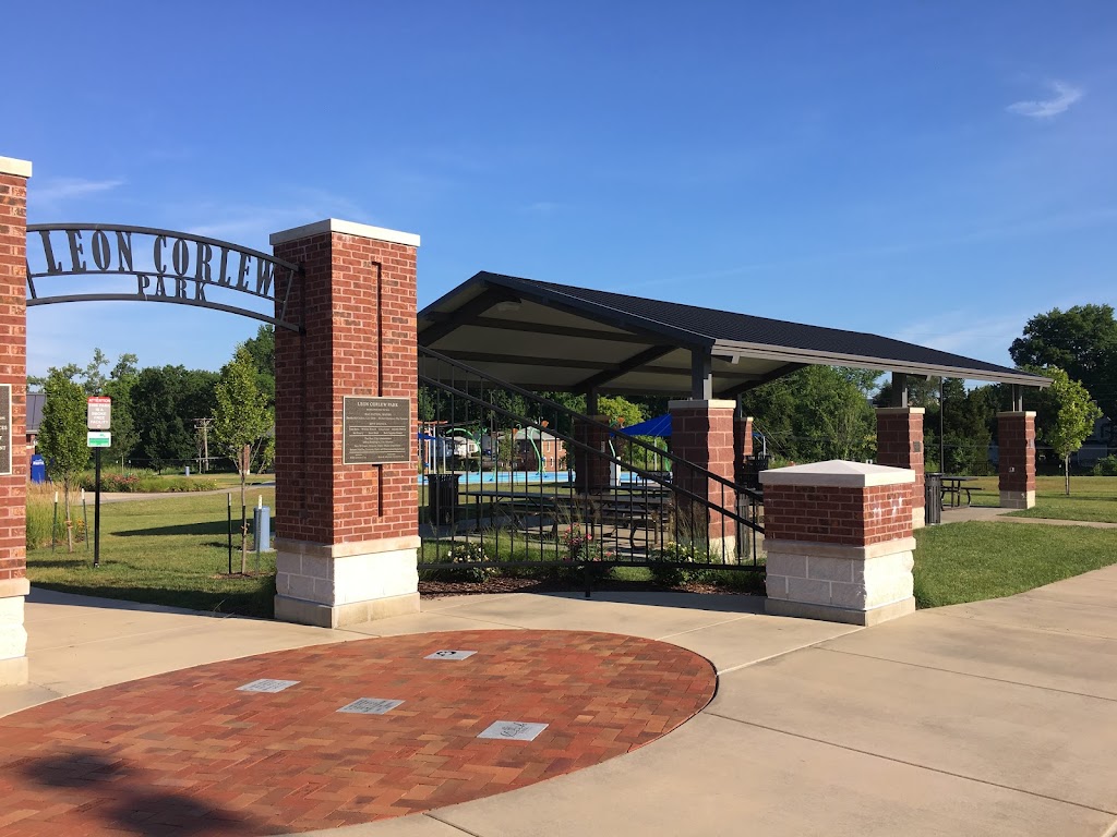 Leon Corlew Park & Splash Pad | 337 S Main St, Edwardsville, IL 62025, USA | Phone: (618) 692-7538