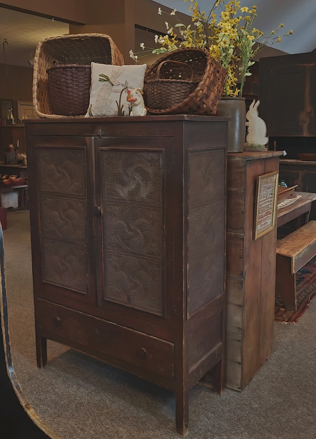 Early Country Antiques Interiors & Designs | 185 High St, Waynesville, OH 45068 | Phone: (513) 855-1007