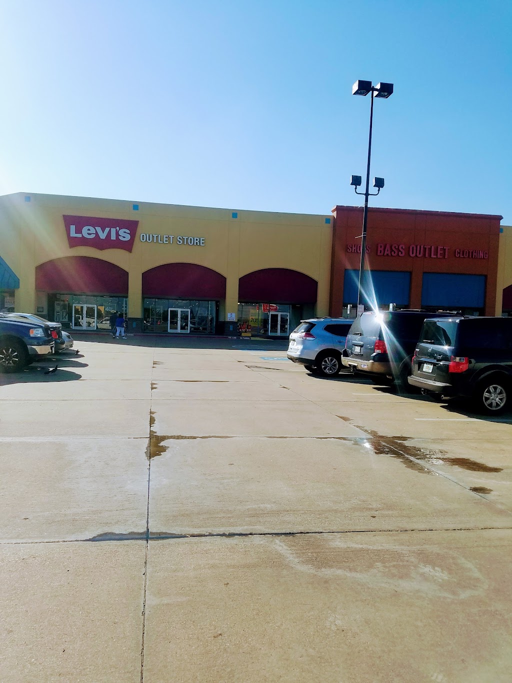 Levis Outlet Store | 301 Tanger Dr Suite 107, Terrell, TX 75160, USA | Phone: (972) 563-6887