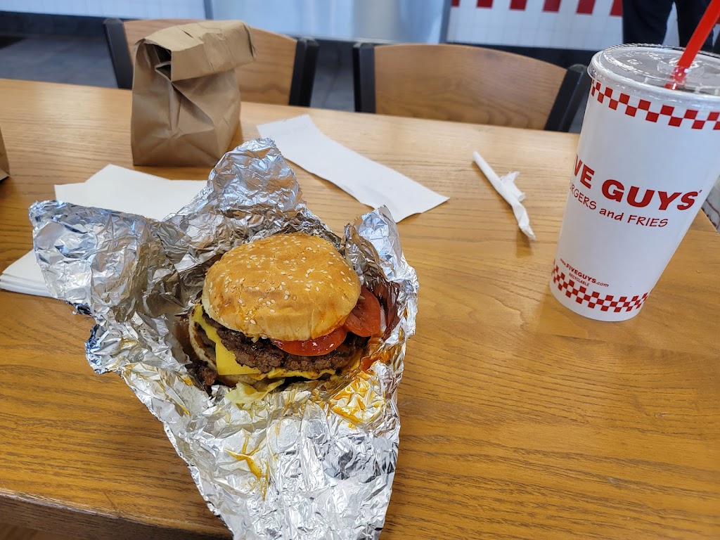 Five Guys | 2099 Merrick Rd, Merrick, NY 11566, USA | Phone: (516) 208-8601