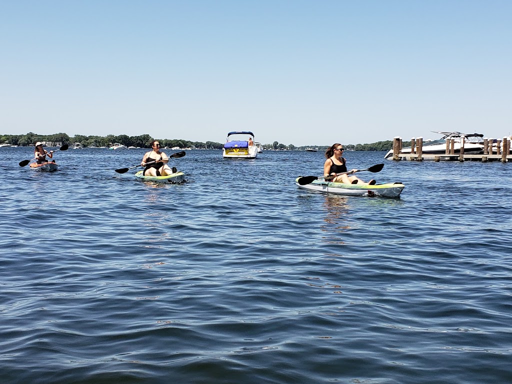 Tommys Tonka Trolley | 379 Lake St, Excelsior, MN 55331 | Phone: (952) 470-3949