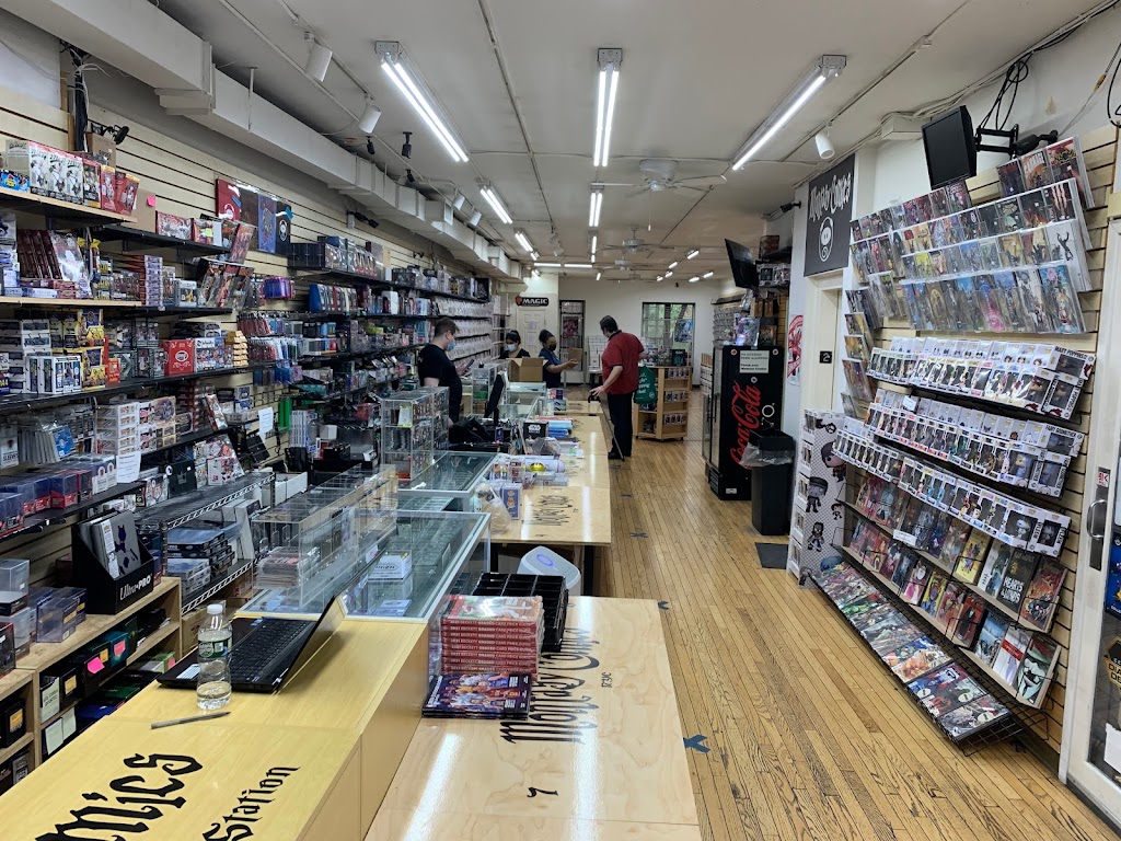 Montasy Comics NYC | 431 5th Ave 2nd floor, New York, NY 10016, USA | Phone: (212) 683-2018