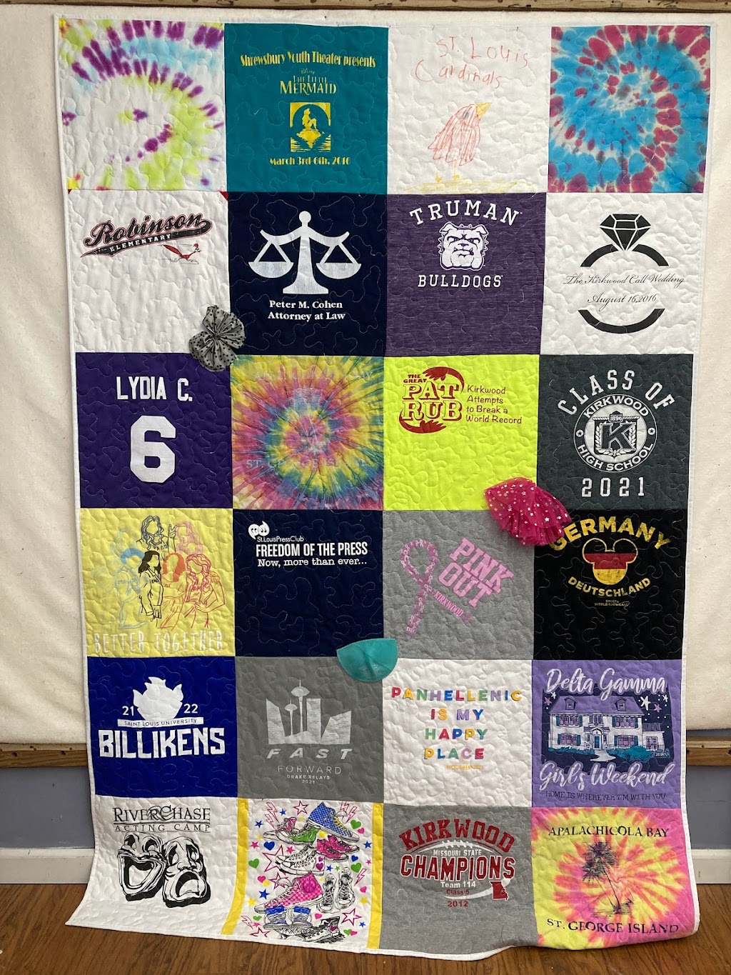 Tracy Hines, custom t-shirt and memory quilts | 913 N 3rd St, De Soto, MO 63020, USA | Phone: (314) 807-7218