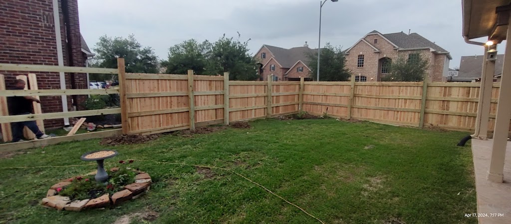 Hurricane Roofing Group | 744 Goodson Loop suite B1, Pinehurst, TX 77362, USA | Phone: (832) 907-4510