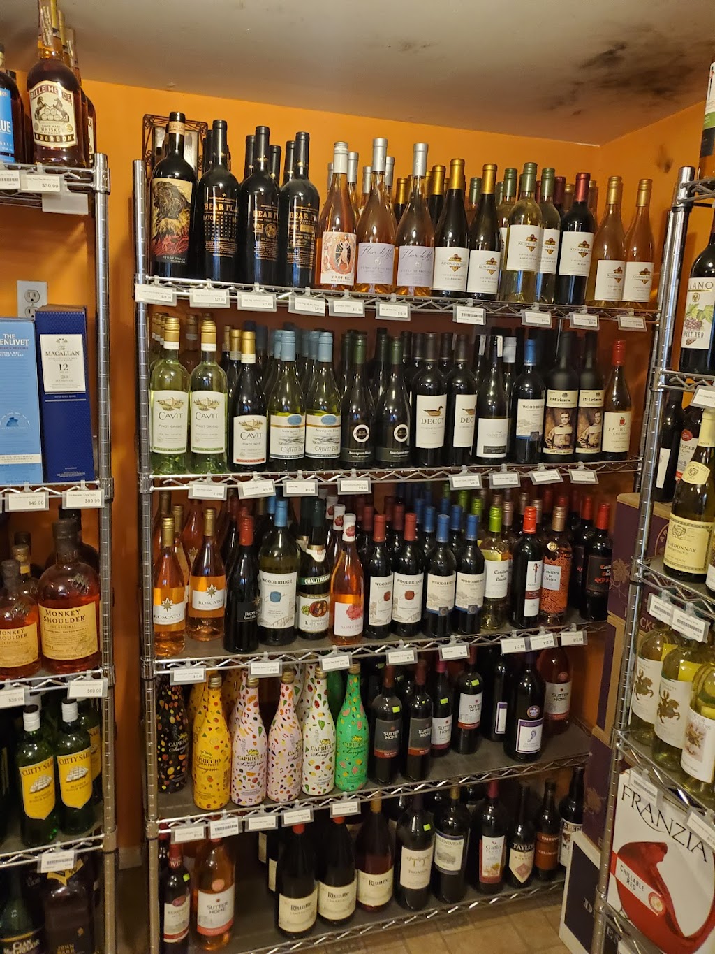 J Rs Liquor | 123 Randall Rd, Lakehills, TX 78063, USA | Phone: (830) 612-2064