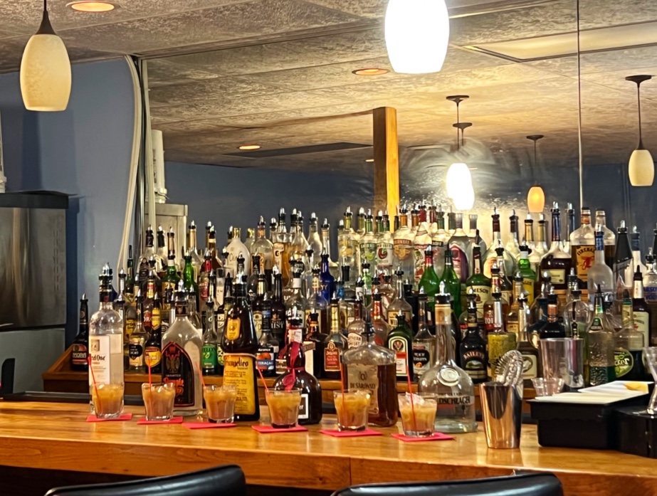 Columbus Bartending School | 5354 North High Street Lower Level, Columbus, OH 43214, USA | Phone: (614) 885-9610