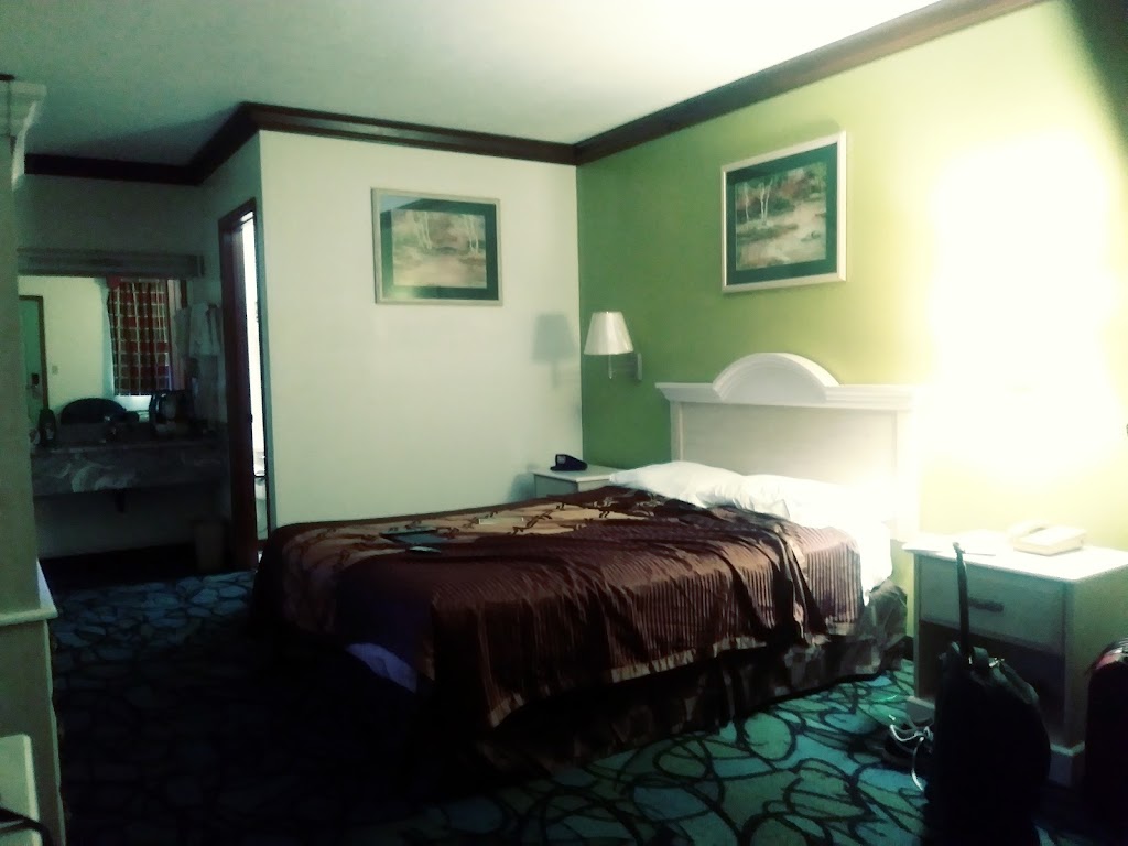 Economy Inn | 1070 Graham Rd, Cuyahoga Falls, OH 44224, USA | Phone: (330) 929-8200