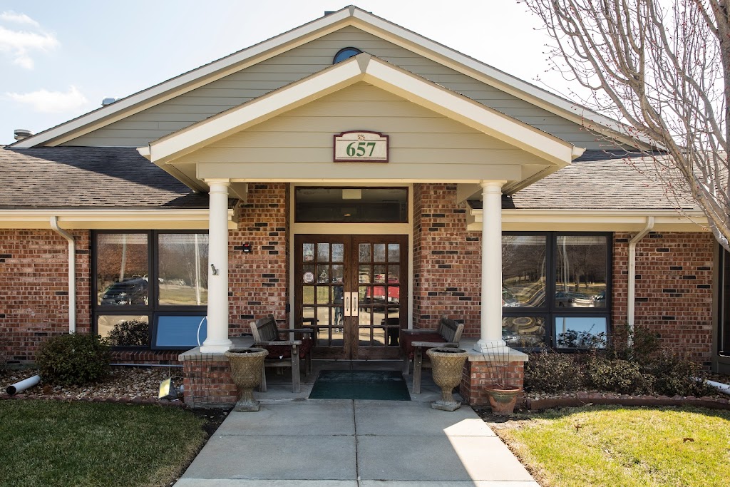 Twin Oaks Assisted Living | 657 W Eisenhower Rd, Lansing, KS 66043, USA | Phone: (913) 297-2223