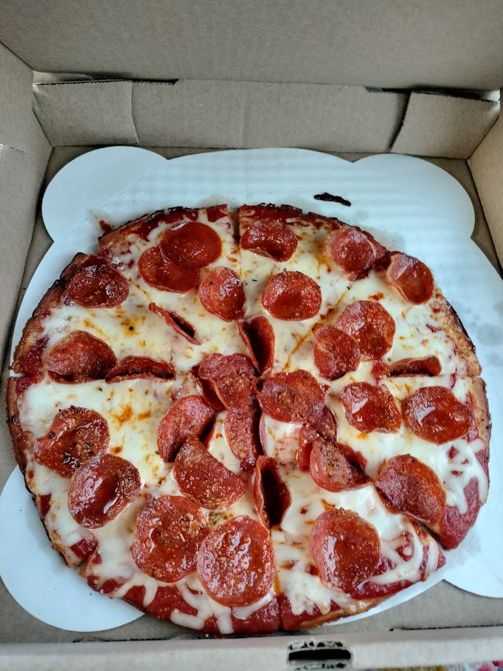 Lakebound Pizza | 12404, 12408 Lancaster St, Millersport, OH 43046, USA | Phone: (740) 408-7000