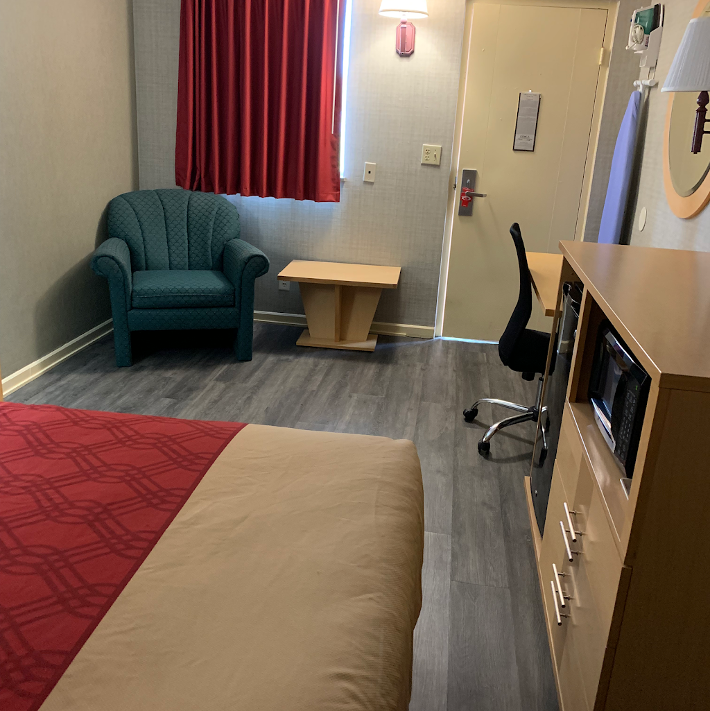 Falls Inn | 4248 State Rte 5, Newton Falls, OH 44444, USA | Phone: (330) 872-0988