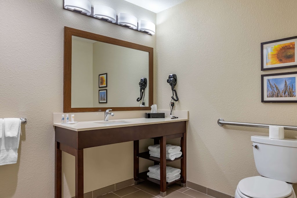 Comfort Inn & Suites Augusta | 517 7th St, Augusta, KS 67010, USA | Phone: (316) 260-3006