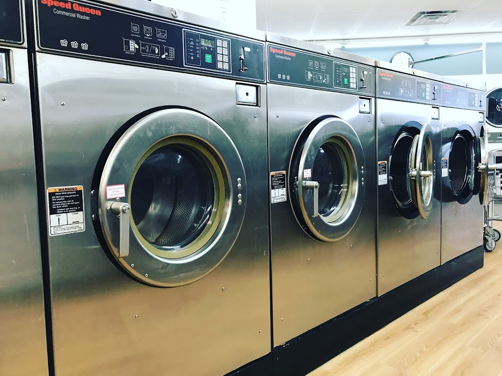 Buzzis Laundromat & Laundry Service1 | 526 Graham Rd, Cuyahoga Falls, OH 44221, USA | Phone: (330) 929-1702