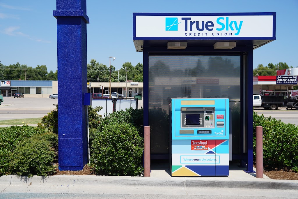 True Sky Federal Credit Union | 1212 W Lindsey St, Norman, OK 73069, USA | Phone: (405) 682-1990