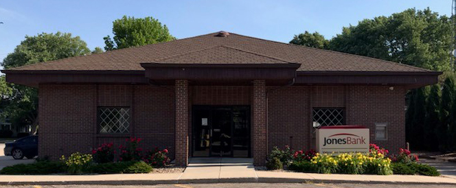 Jones Bank | 108 W 2nd St, Valparaiso, NE 68065 | Phone: (402) 784-2200