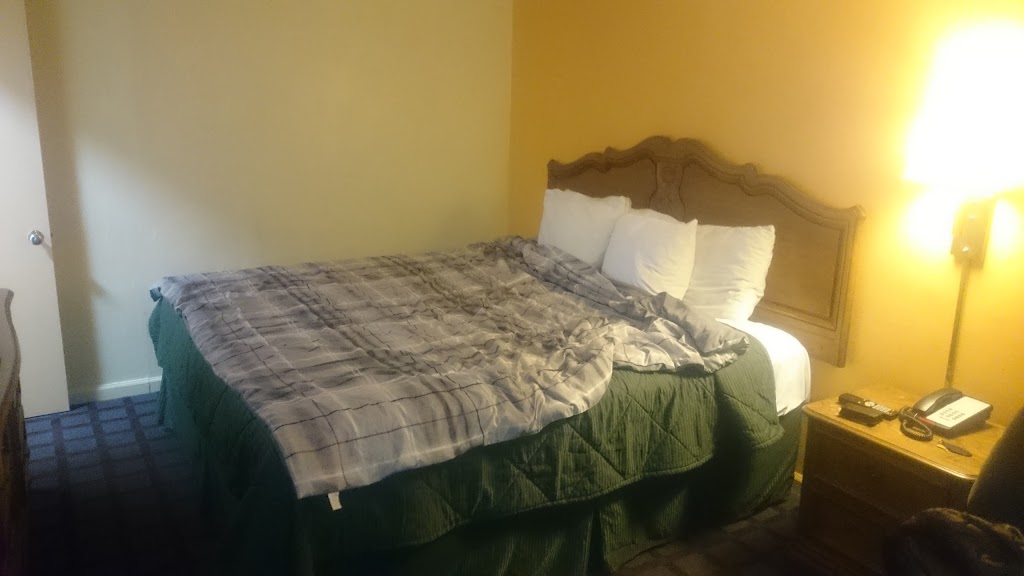 Old Kentucky Home Motel | 414 W Stephen Foster Ave, Bardstown, KY 40004, USA | Phone: (502) 348-5979