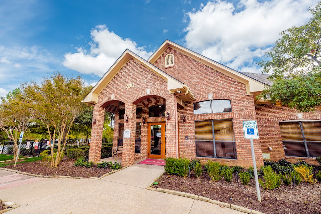 Parkside on the Creek Apartments | 700 Hill Trail Dr, Euless, TX 76039, USA | Phone: (817) 241-5889