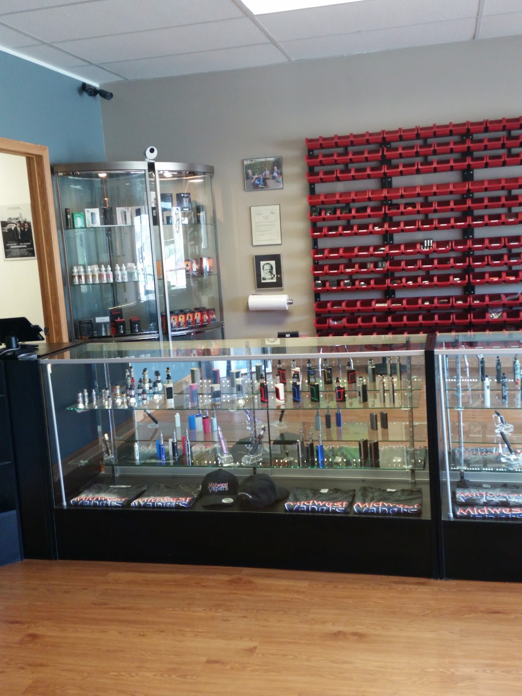 Midwest Vapers | 2206 Silver Lake Rd NW, New Brighton, MN 55112, USA | Phone: (651) 633-1722