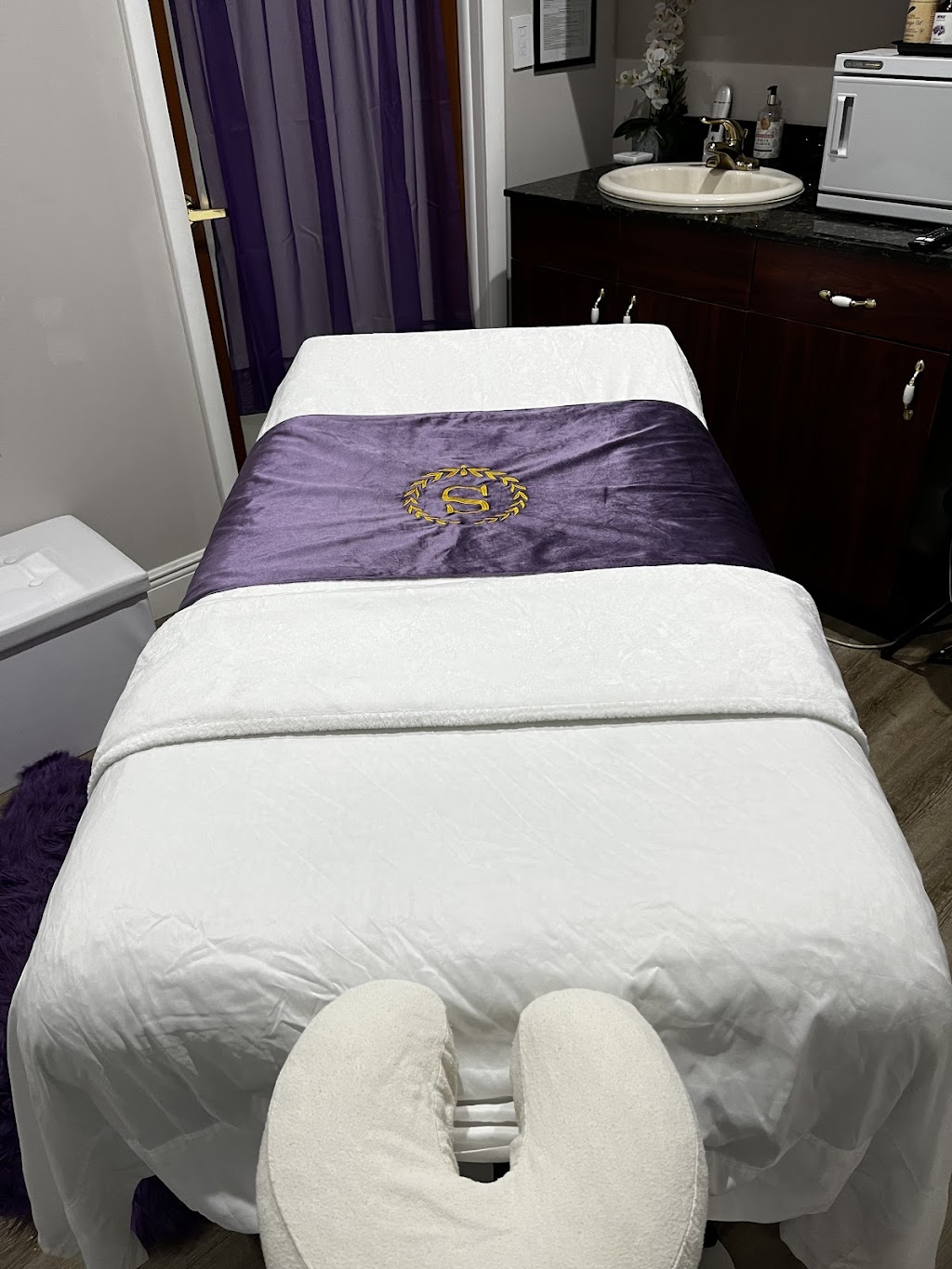 Final Touch Massage | 4651 N State Rd 7 UNIT 9, Coconut Creek, FL 33073, USA | Phone: (754) 214-0468