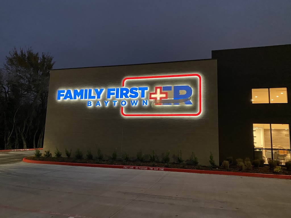 Family First ER: Baytown Emergency Room | 5410 East Fwy, Baytown, TX 77521, USA | Phone: (346) 437-9888