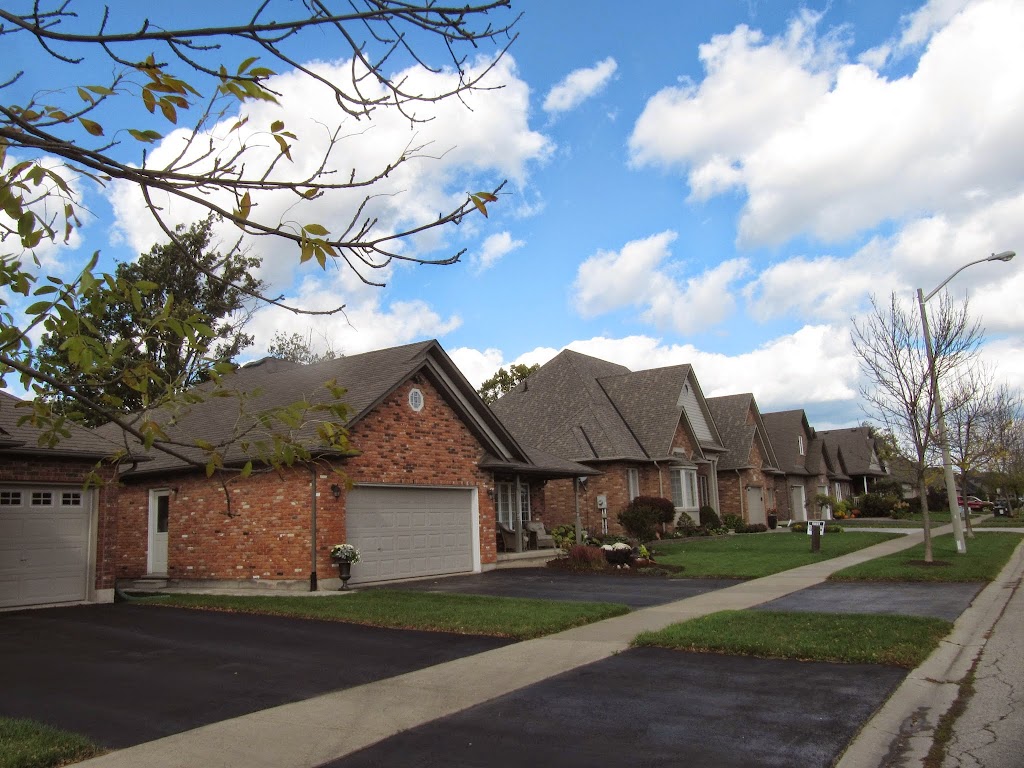 Royal LePage NRC Realty Brokerage | 107 Griffin St, Smithville, ON L0R 2A0, Canada | Phone: (905) 957-5000