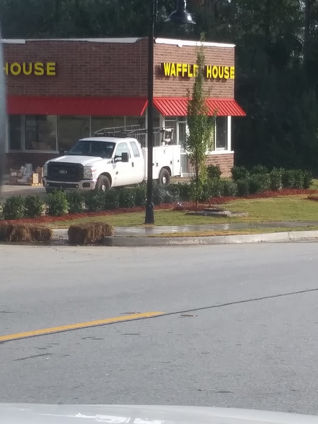 Waffle House | 1610 GA-20, Conyers, GA 30012, USA | Phone: (770) 367-4645