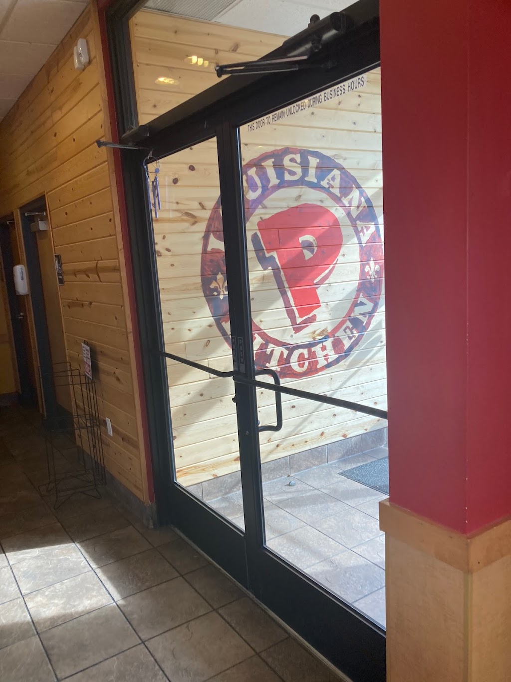 Popeyes Louisiana Kitchen | 1350 N Hillside St, Wichita, KS 67214, USA | Phone: (316) 682-6567