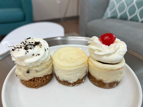 AshJenn Signature Desserts | 2601 Lakeside Pkwy #150, Flower Mound, TX 75022, USA | Phone: (469) 240-0404