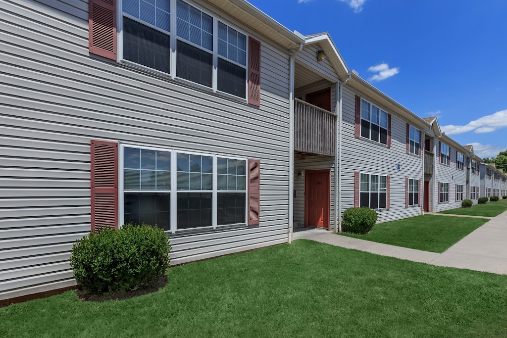 Silverwood Apartments | 2726 E 12th Ave, Winfield, KS 67156 | Phone: (620) 229-7946