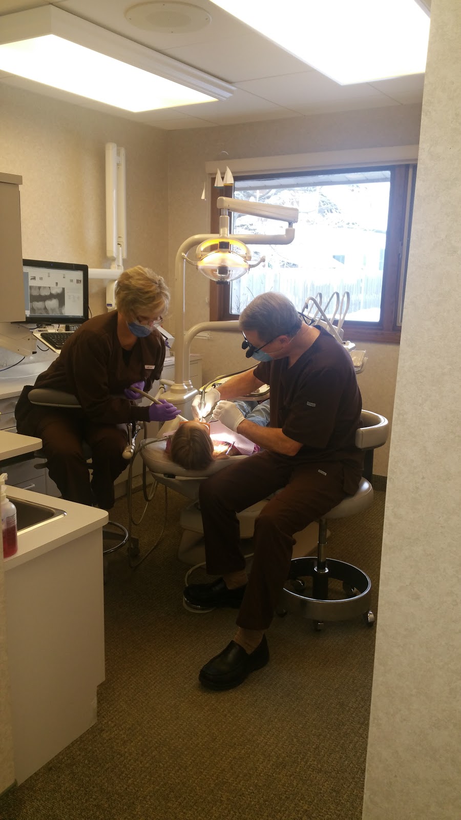 Lakeshore Family Dentistry: Jason P. Ross, Scott A. Kron DDS | 4706 Banning Ave, White Bear Lake, MN 55110, USA | Phone: (651) 429-3348